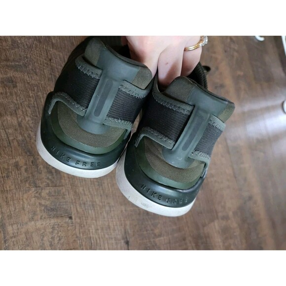 Mens 7.5 Green Nike Running Sneakers - Picture 4 of 5